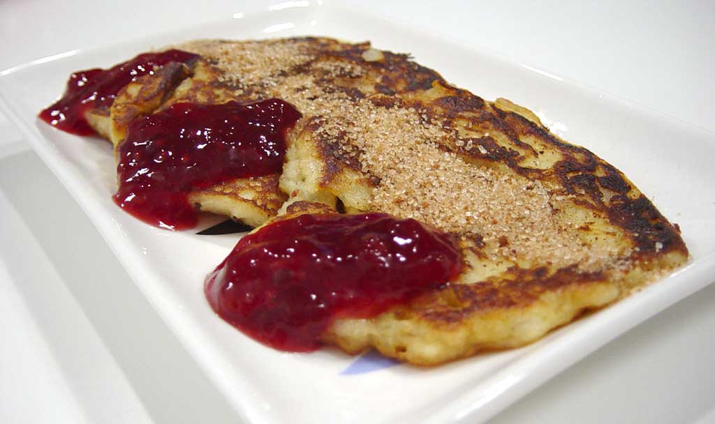 Klatkager med syltetøj og kanelsukker